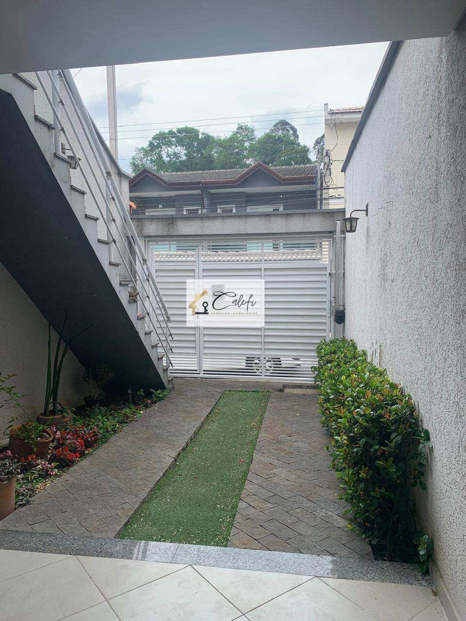 Casa à venda em São Paulo, Horto, com 2 quartos, 65m² - Calefi Imóveis