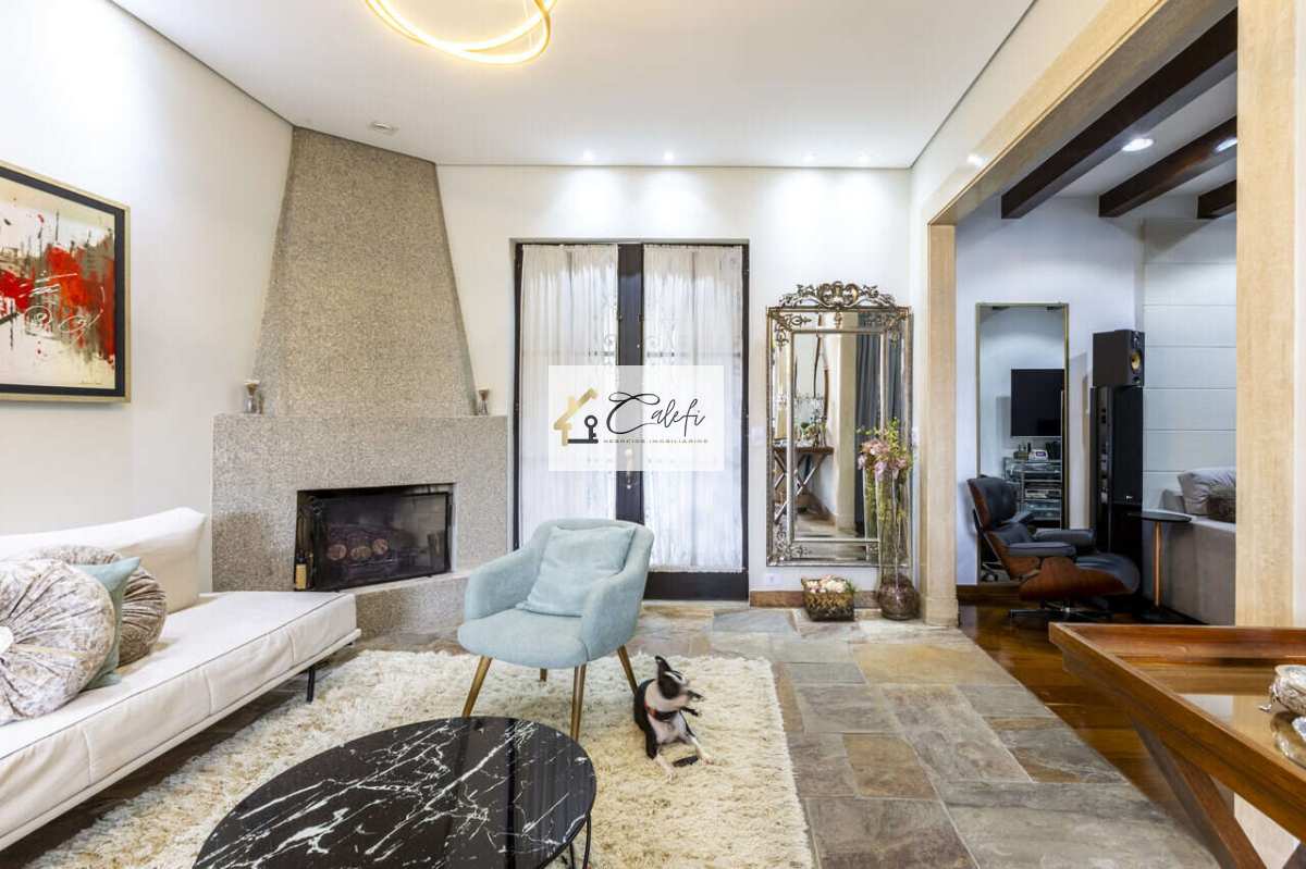 Casa à Venda no Bairro Pacaembu - Calefi Imóveis