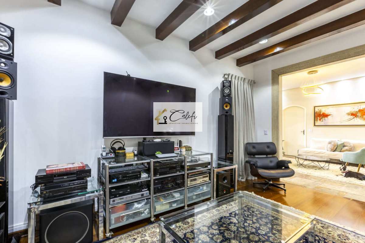 Casa à Venda no Bairro Pacaembu - Calefi Imóveis