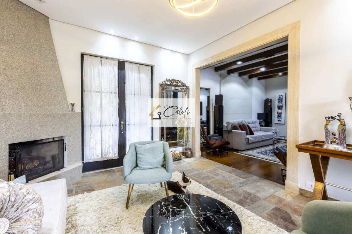 Casa à Venda no Bairro Pacaembu - Calefi Imóveis