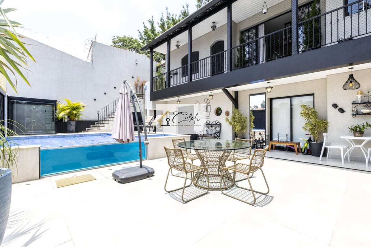 Casa à Venda no Bairro Pacaembu - Calefi Imóveis