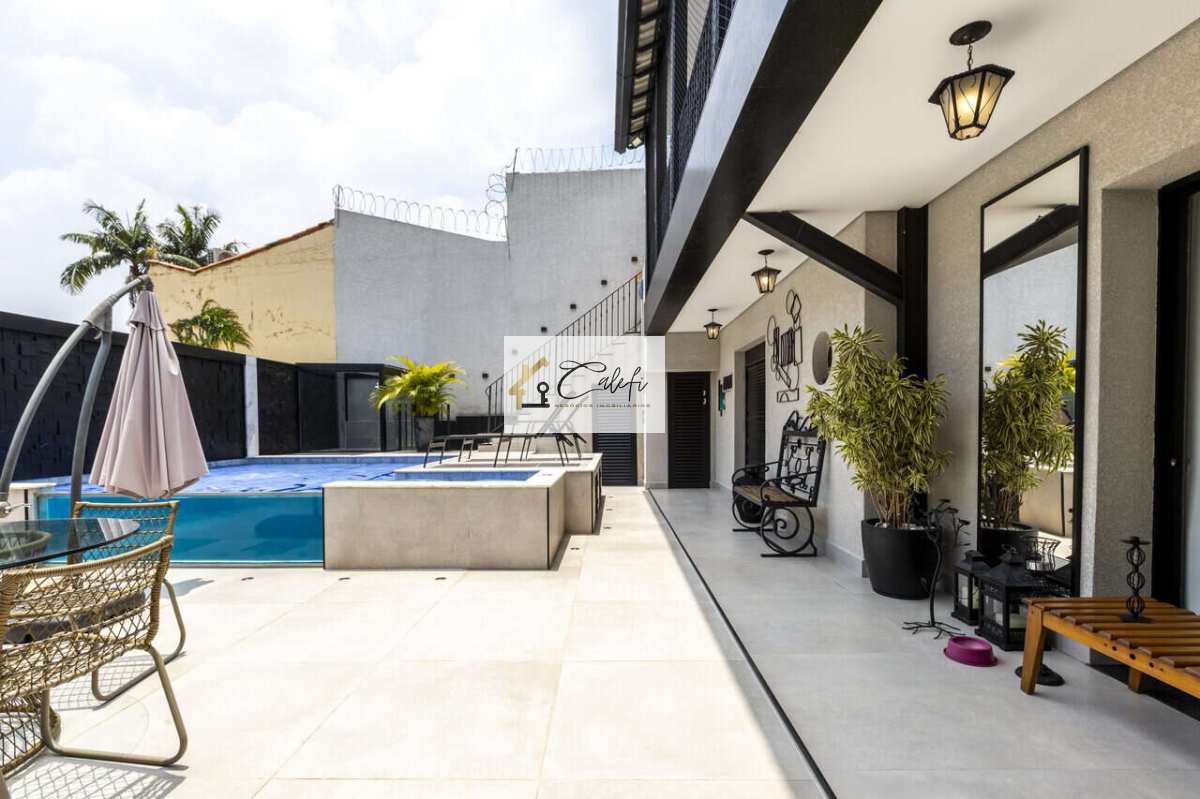 Casa à Venda no Bairro Pacaembu - Calefi Imóveis