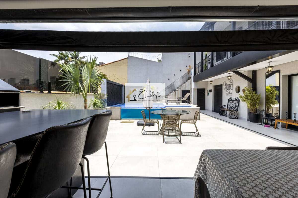 Casa à Venda no Bairro Pacaembu - Calefi Imóveis