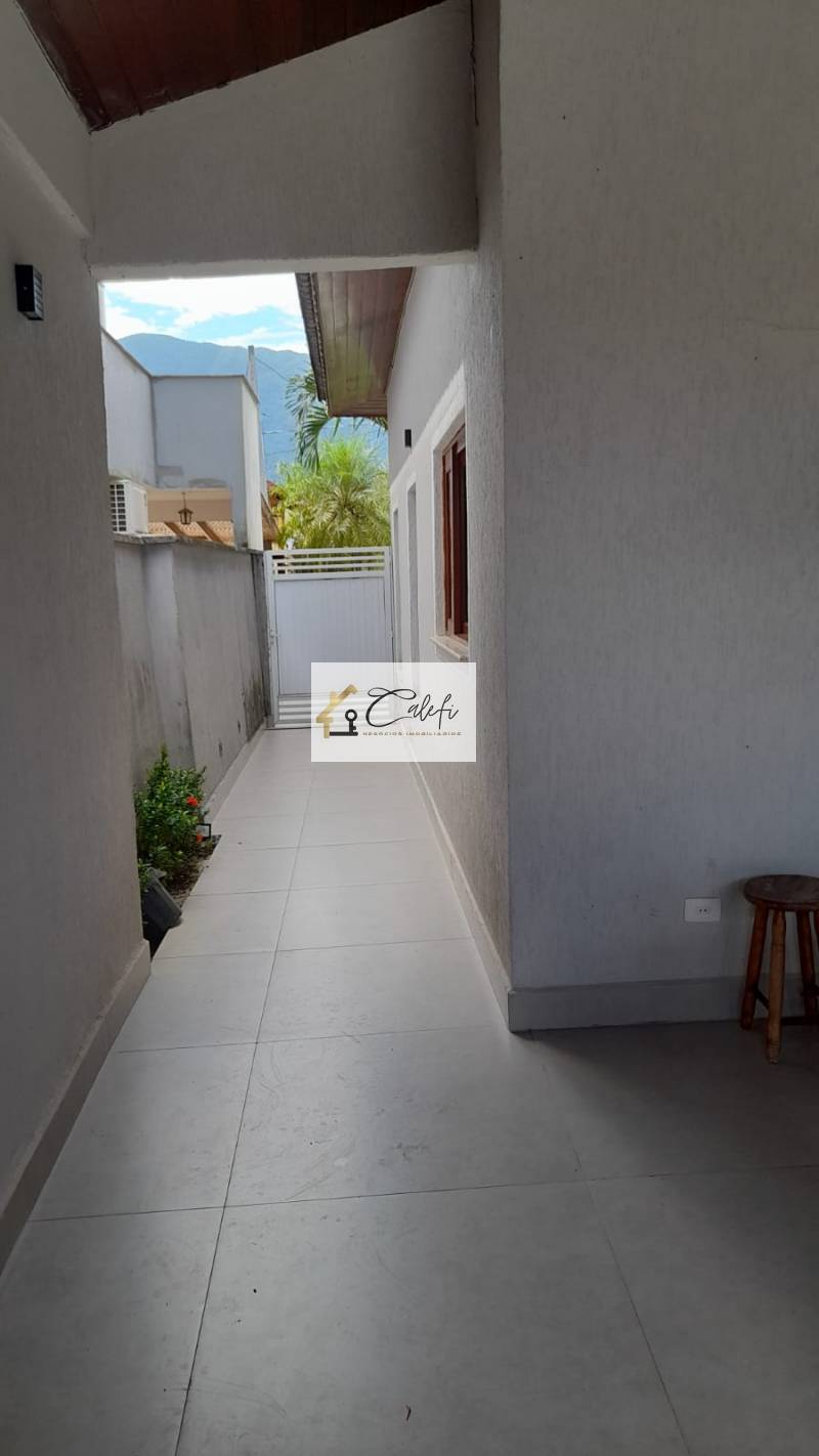 Casa de condomínio com 4 quartos, 315m², à venda em Bertioga, Morada da Praia - Calefi Imóveis