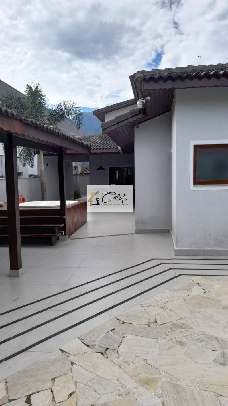 Casa de condomínio com 4 quartos, 315m², à venda em Bertioga, Morada da Praia - Calefi Imóveis