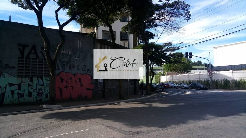 Ponto Comercial, 1900m² em São Paulo, Cambuci - Calefi Imóveis