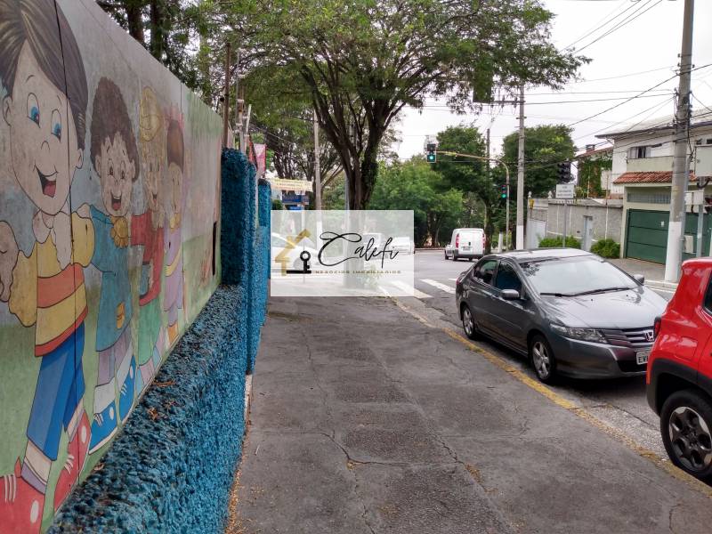 Ponto Comercial, 605m², à venda em São Paulo, Jardim da Glória - Calefi Imóveis