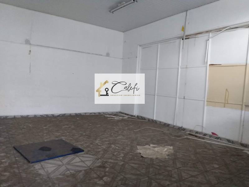 Ponto Comercial, 605m², à venda em São Paulo, Jardim da Glória - Calefi Imóveis