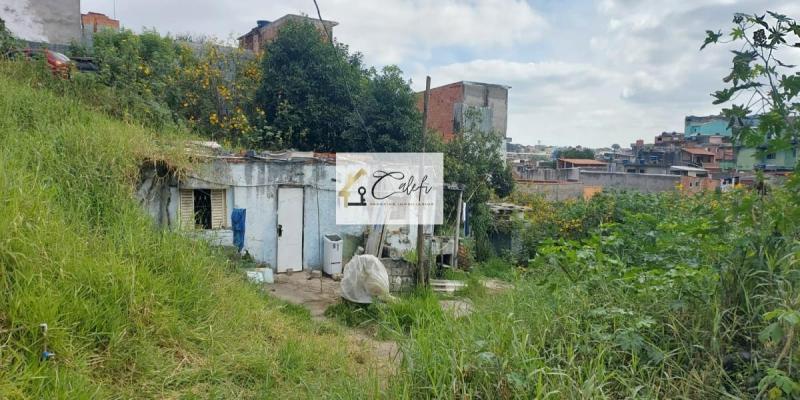 Terreno para implantação de HIS próximo a Estação de Trem Guaianases - Calefi Imóveis
