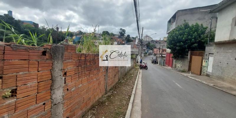 Terreno para implantação de HIS próximo a Estação de Trem Guaianases - Calefi Imóveis